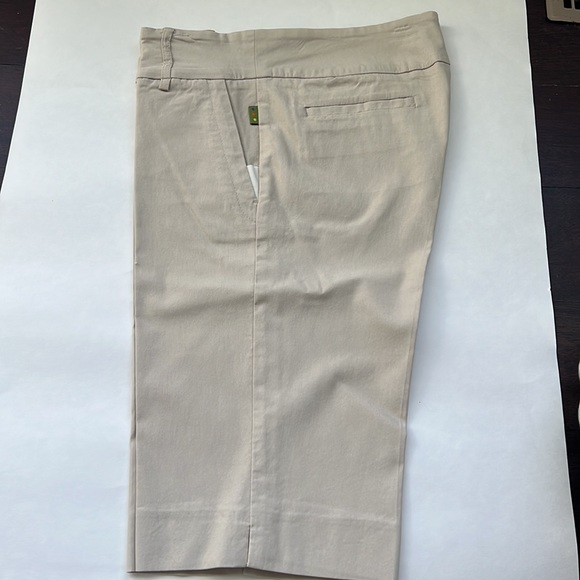 Swing GOLF control women’s golf shorts SZ 14 tan - Picture 2 of 9